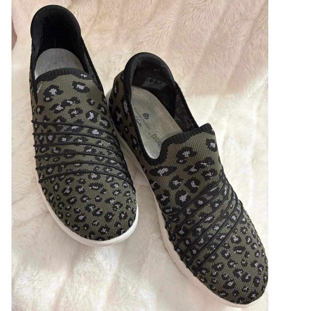 Clarks Cloudsteppers Sillian 2.0 Pace Leopard Print Slip On Sneakers Womens 8